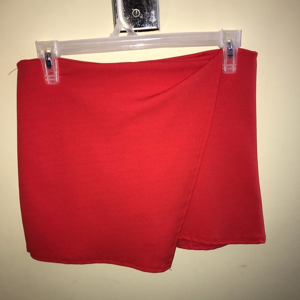 Red skort